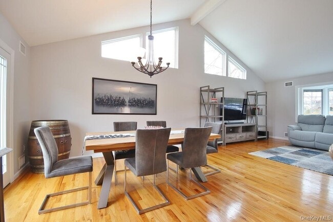 Building Photo - 478 Lake Rd