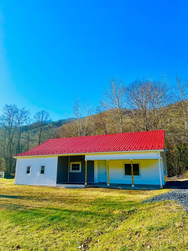 Primary Photo - 19557 Brocks Gap Rd