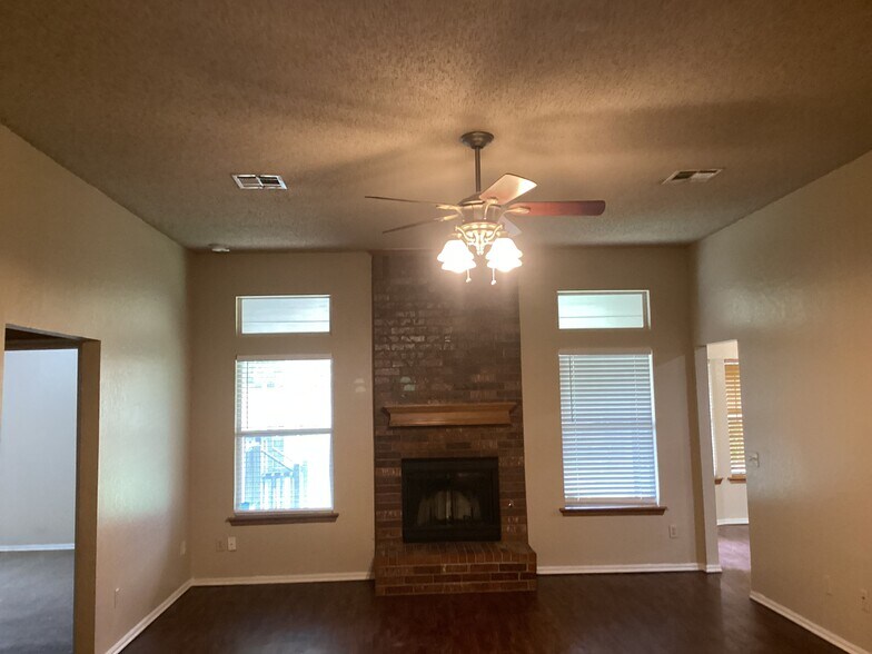 Building Photo - 8824 NW 85th St