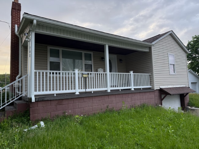 Primary Photo - 208 E 26th Ave
