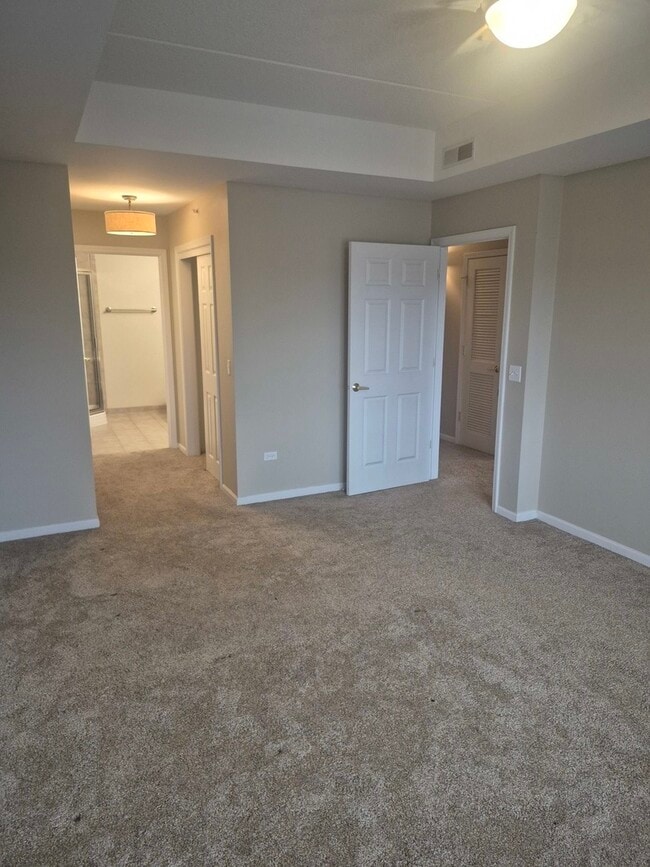 Building Photo - 1479 N Milwaukee Ave