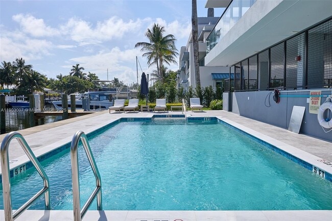 Building Photo - 160 Isle of Venice Dr