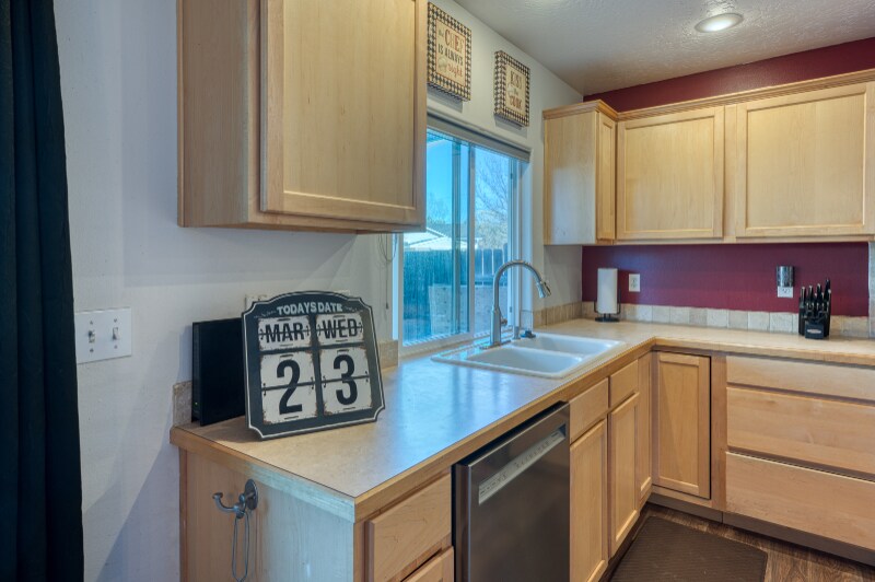 Building Photo - 6269 S Cheshire Ave