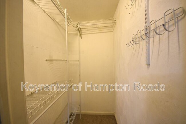 Building Photo - 5321 Bayside Rd