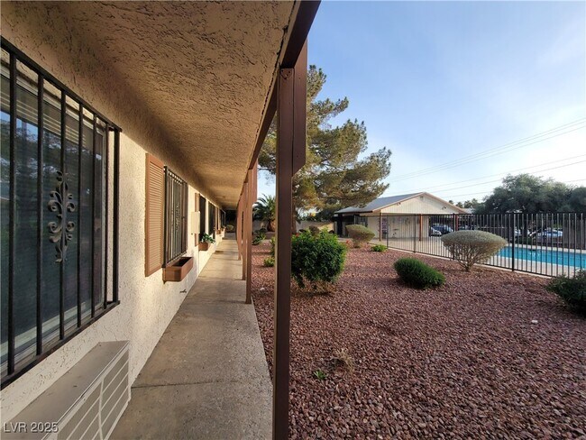 Building Photo - 4955 Jeffreys St