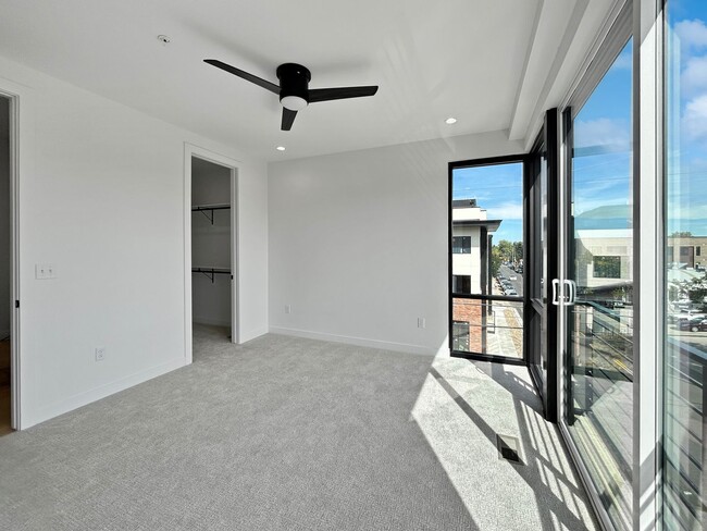 Building Photo - $0 DEPOSIT OPTION. BRAND NEW 4 BED 3 BATH HOME WITH ROOFTOP DECK IN BERKELEY