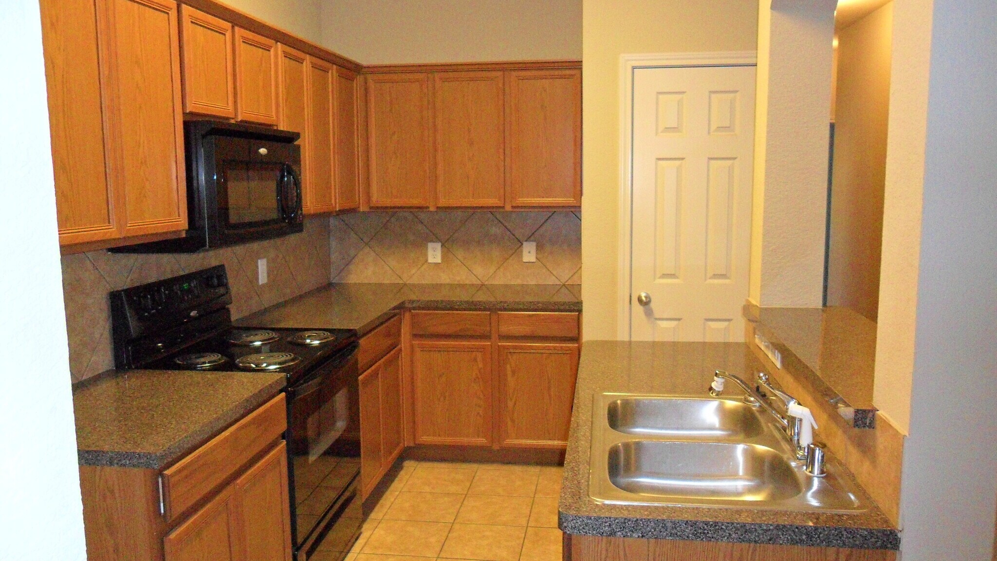 Building Photo - 814 Bur Oak Dr