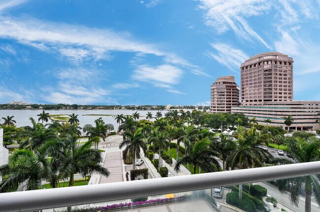 Building Photo - 529 S Flagler Dr