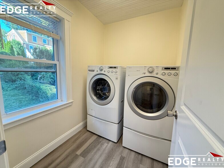 Building Photo - 96 Brayton Rd