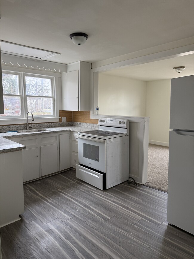 Building Photo - 2859 Winchester Ave