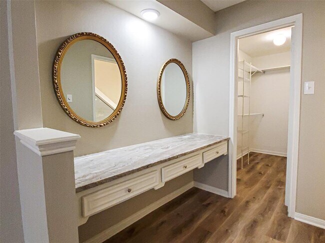 Building Photo - 28903 Twisted Oak Dr
