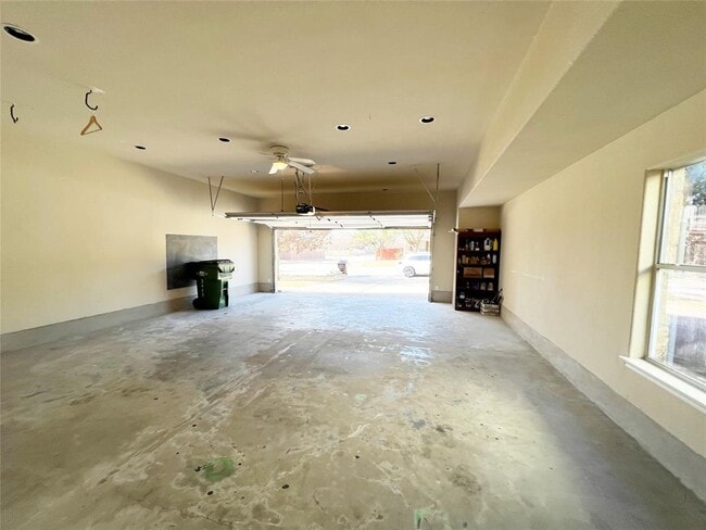 Building Photo - 2443 Salorn Way