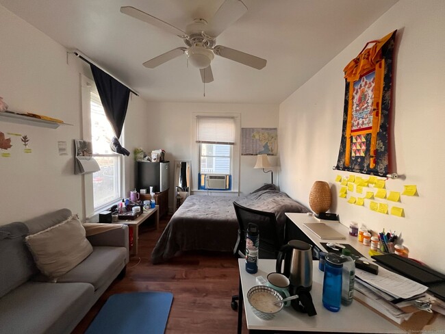 Primary Photo - 15 Winchester Ave