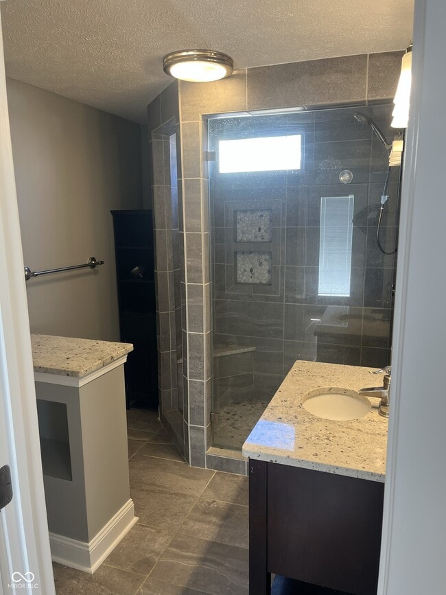 Building Photo - 1480 E 71st St