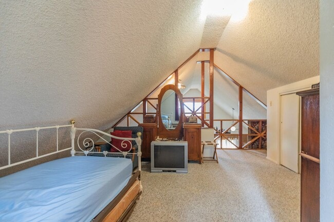 Building Photo - Great Mountain Home - Fully Furnished