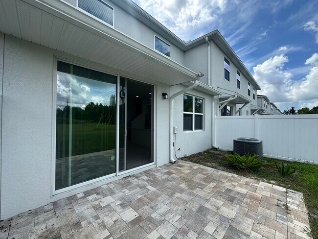 Building Photo - 1002 La Mirada Ct