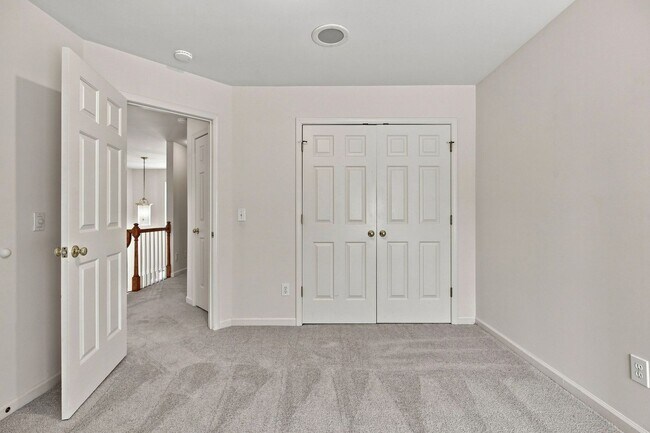 Building Photo - 605 Brelan Ct