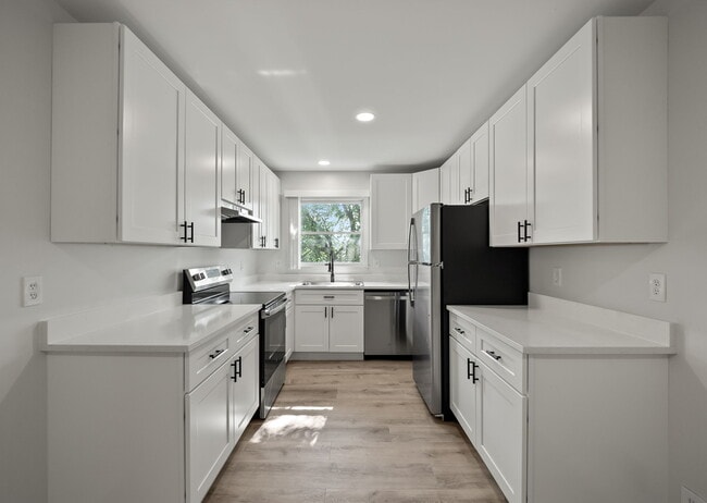 Building Photo - Chestnut Oaks Apartments