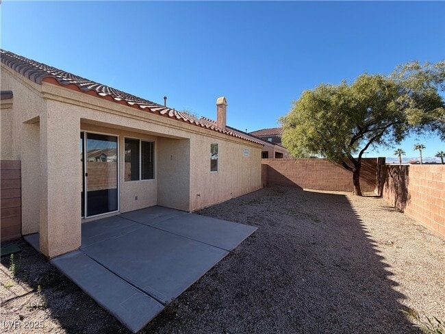 Building Photo - 1392 Baja Grande Ave