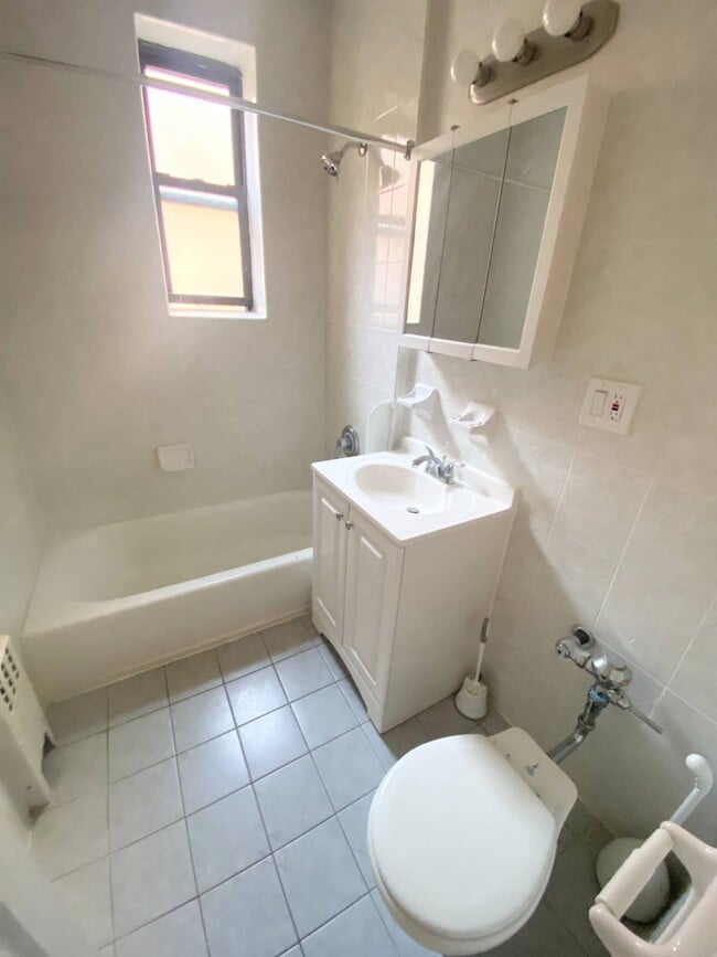 Building Photo - 112 Marine Ave