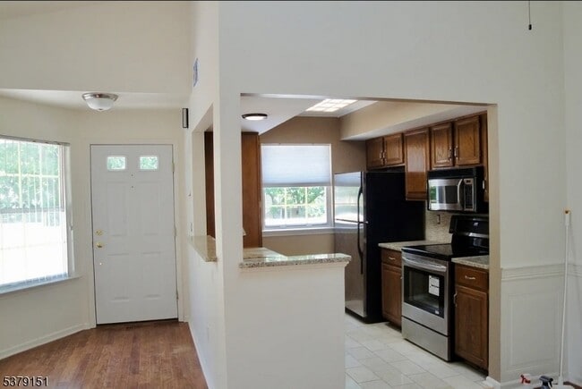Building Photo - 53 Foxwood Ct