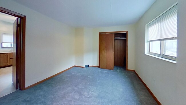 Building Photo - 315 Lincoln Ave