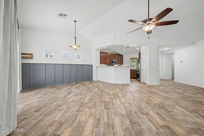 Building Photo - 614 S 111th Dr
