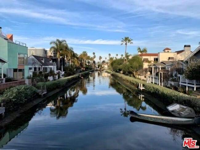 Building Photo - 2303 Dell Ave