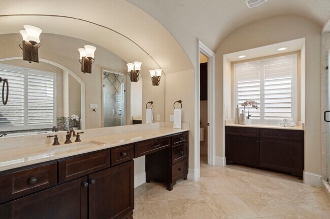 Building Photo - 622 Pink Azalea Trail