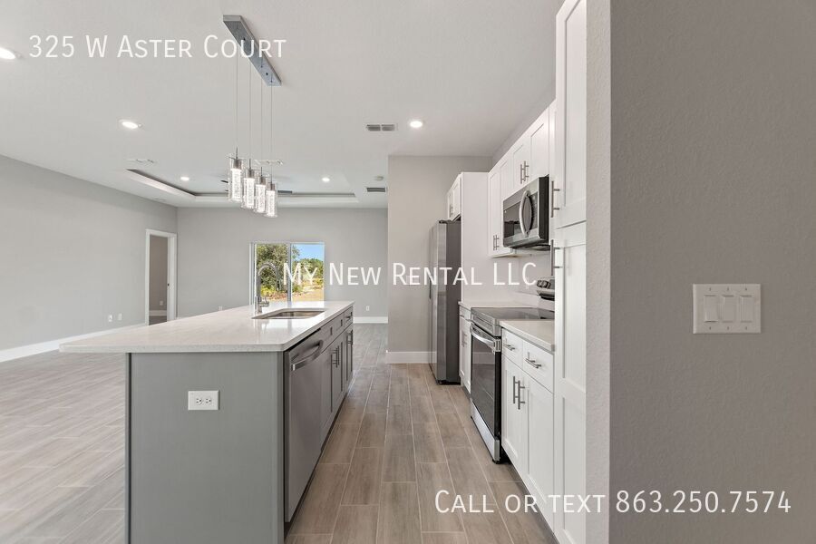 Building Photo - 325 W Aster Ct