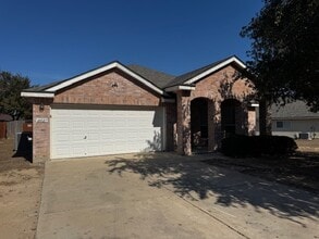 Building Photo - Spacious Updated One-Story Home in Northwest San Antonio