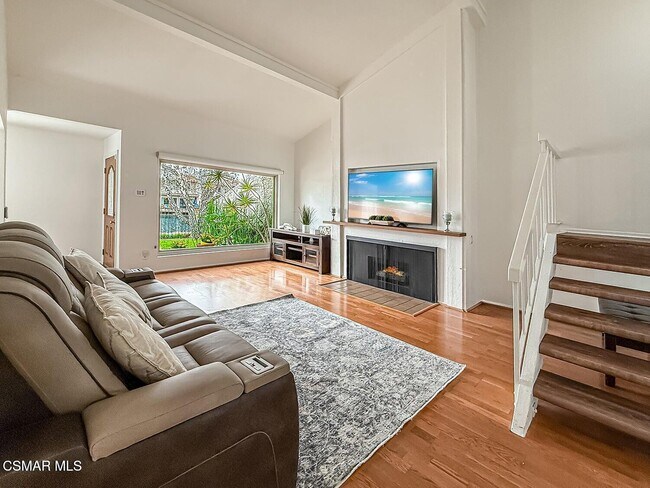 Building Photo - 560 Chapala Dr