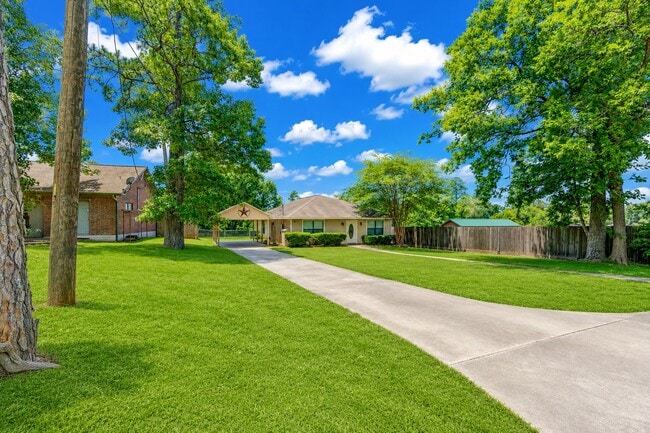 Building Photo - 9550 Thousand Oaks Loop