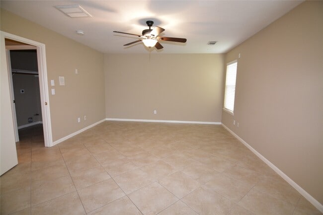 Building Photo - 3903 Brighton Springs Ln