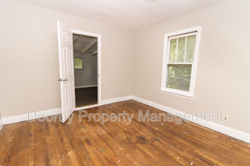 Building Photo - 3112 6th Ave
