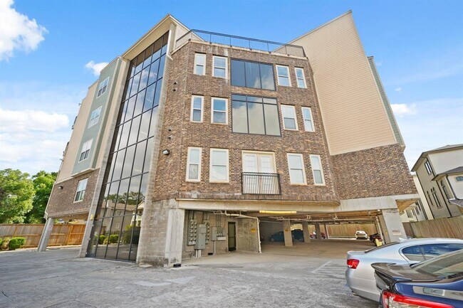 Building Photo - 2802 Morrison St