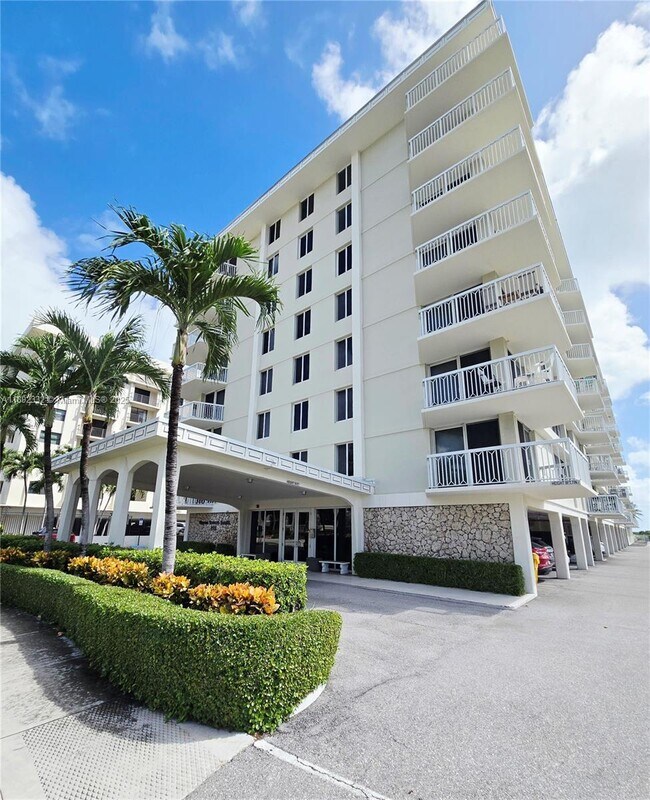 Building Photo - 125 S Ocean Ave