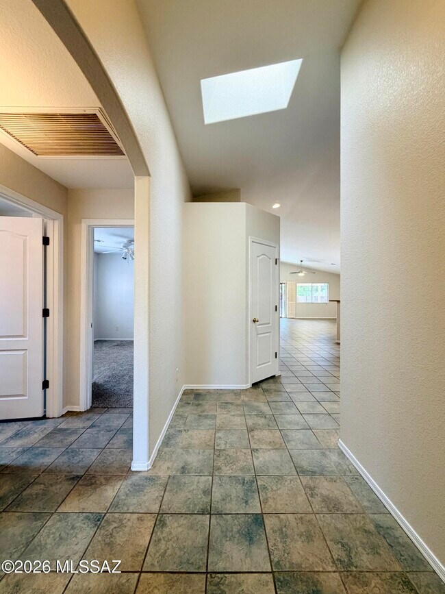 Building Photo - 2875 W Simplicity Dr
