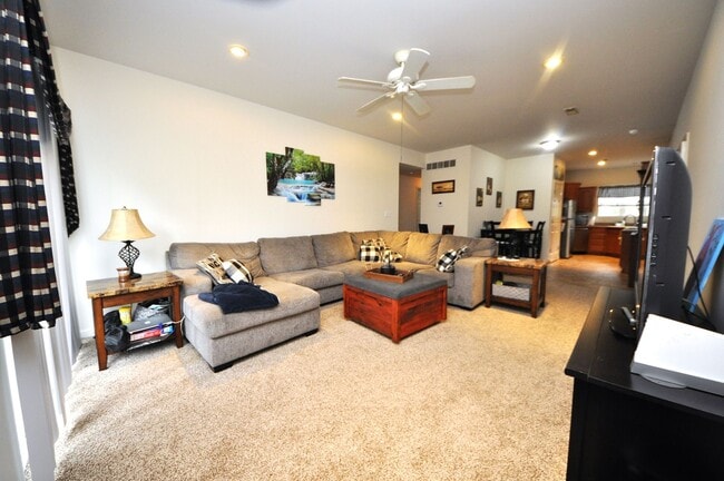 Building Photo - 445 Woolf Rd