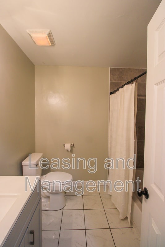 Building Photo - 1087 Bexley St