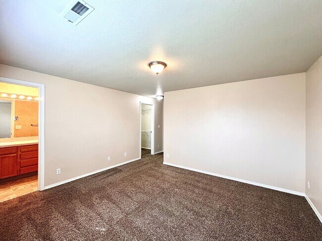 Building Photo - Pristine 3Bed-2Bath Home For Rent Near Rd ...
