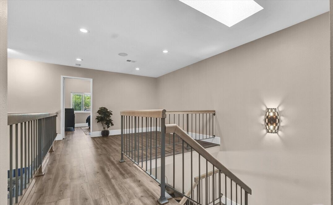 Loft/Office Space - 3741 Rutherford Ct