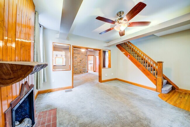 Building Photo - Stunning 3 bedroom home in Bon Air availab...