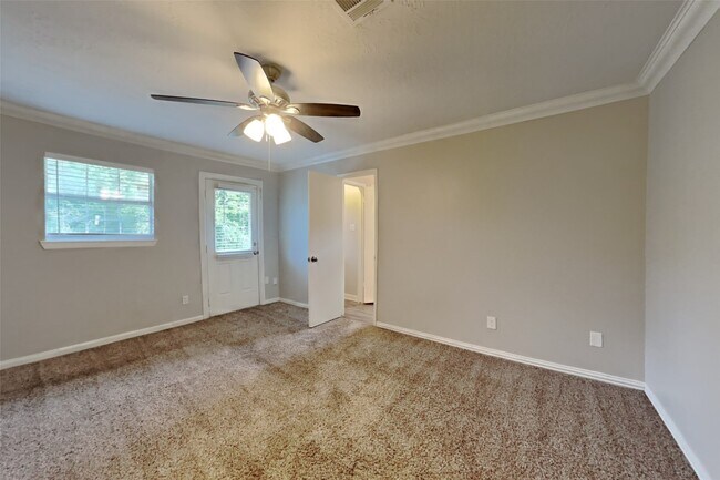 Building Photo - 15506 Swan Creek Dr