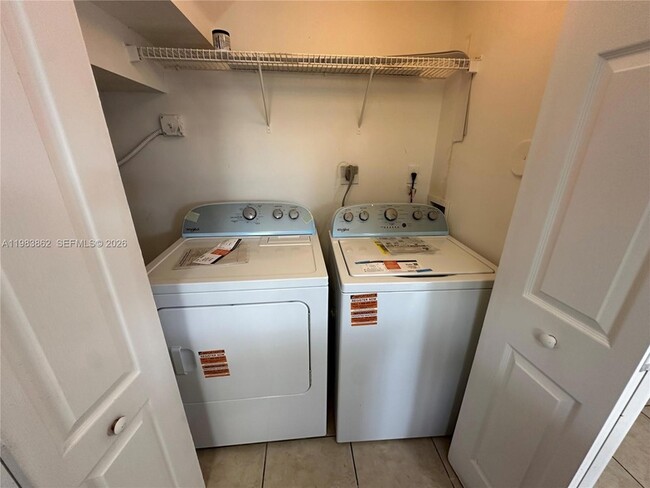 Building Photo - 1536 SE 31st Ct