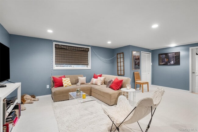 Building Photo - 341 Orienta Ave
