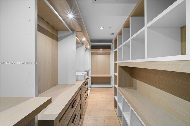 Building Photo - 102 24th St