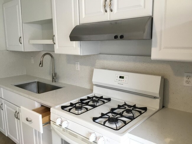 Building Photo - 90 Union Ave