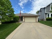 Building Photo - Home For Rent!