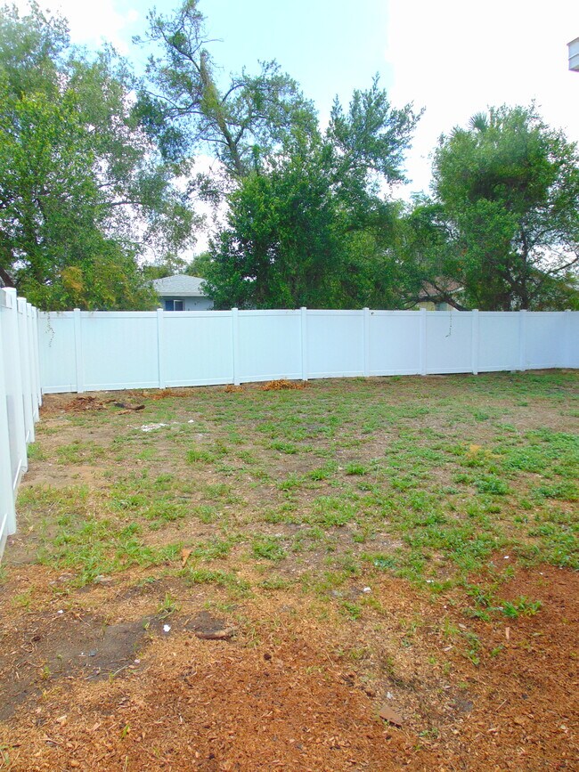 Building Photo - 4214 E Palifox St